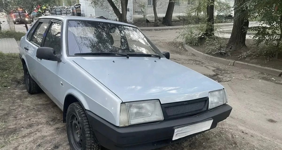 19-летний воронежец открыл чужой ВАЗ ключами от своей машины, но ночную поездку выдали штрафы